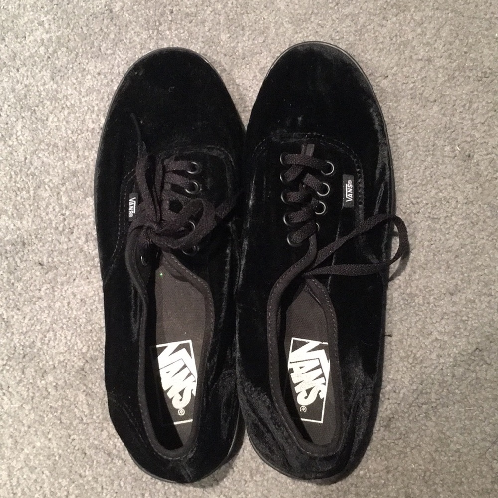 Vans black velvet lo pro sneakers